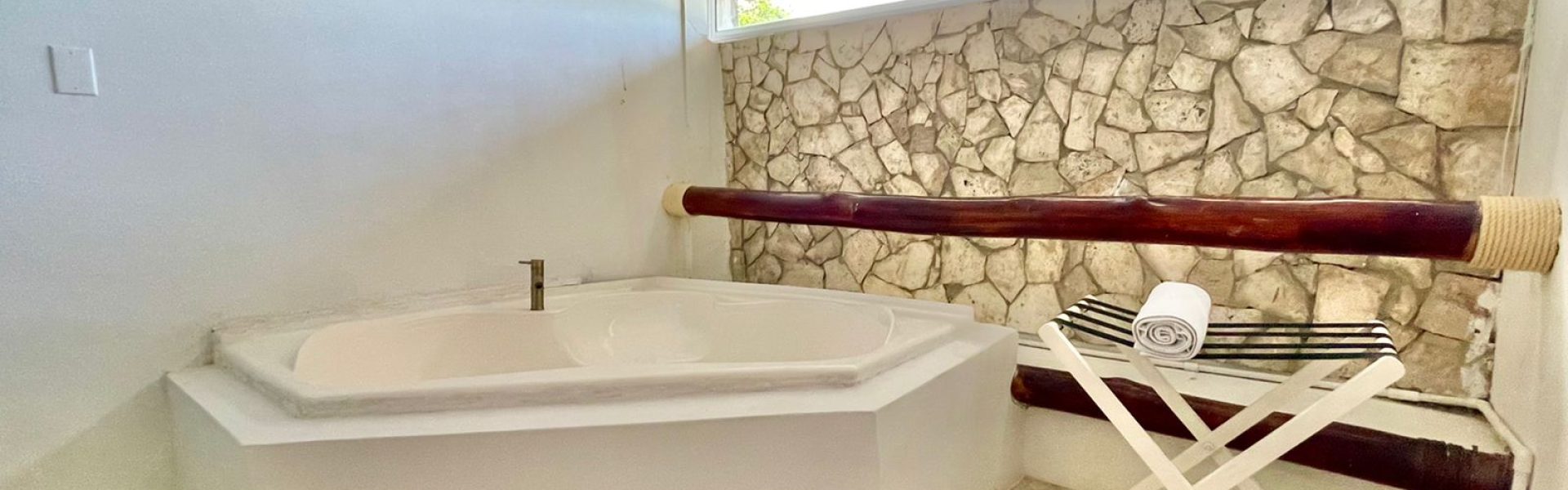 51698ece-5bbf-41e4-b5a1-7f6c409c294b